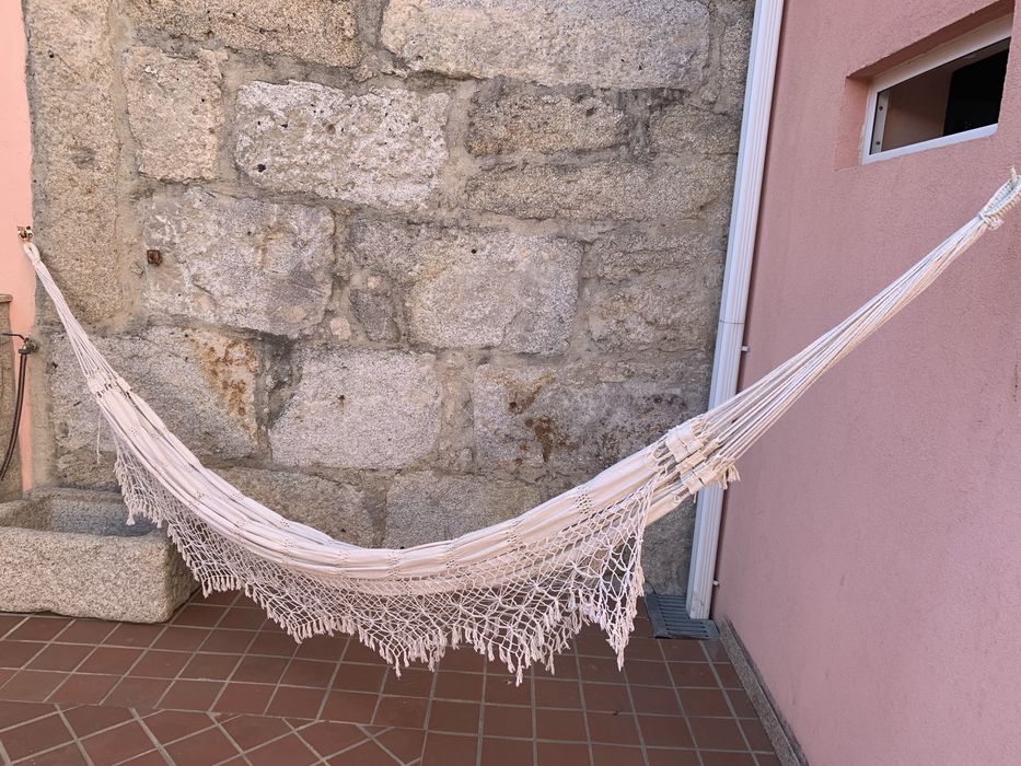 Cama de lona bege