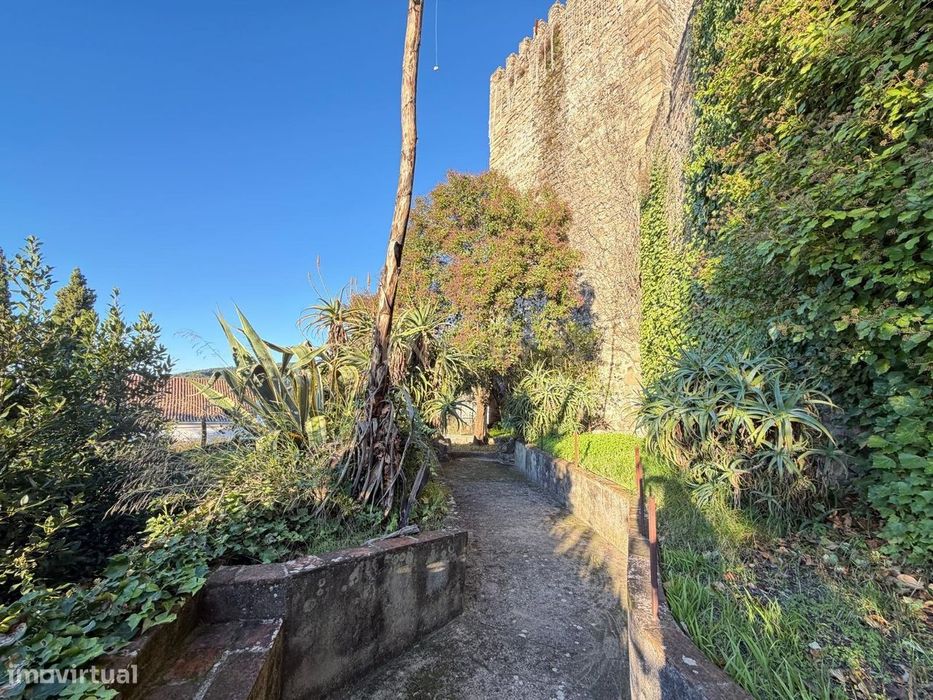 Segundo Piso de Edifício Apalaçado no Centro Histórico de Portalegre