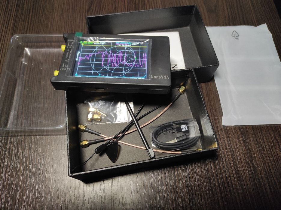 Портативный векторный анализатор спектра,аналізатор спектру NanoVNA-H4