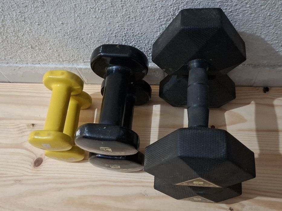 kit halteres 10kg hexagonal em borracha, halteres 2kg e 5kg vinil e