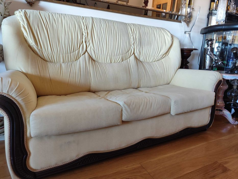 Sofá e poltrona em óptimo estado