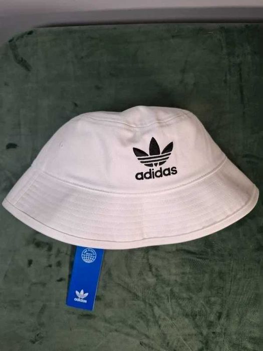 Nowa biała czapka Adidas