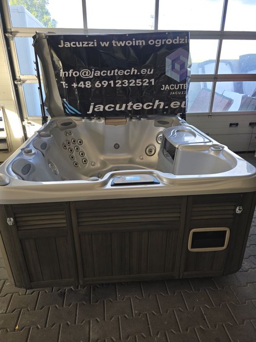 Jacuzzi dzakuzi ogrodowe taras ogrod caloroczne ocieplone sundance spas Marin
