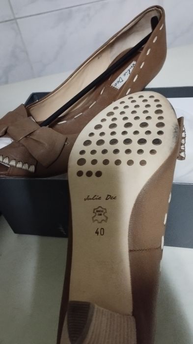 Sapatos marca  Julie Dee grande qualidade novos 40