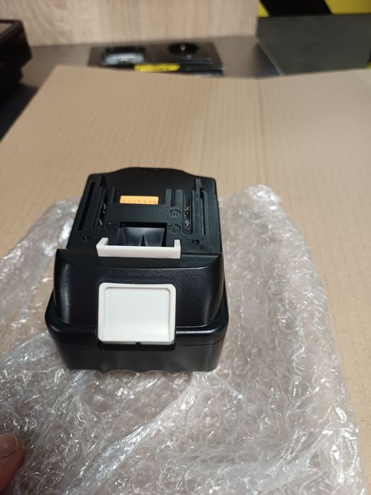 Акумулятори для електро інструменту Makita 18v 8.0Ah нові оригінальні