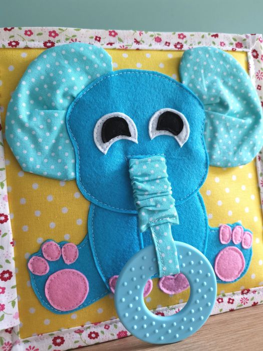 Książeczka sensoryczno edukacyjna