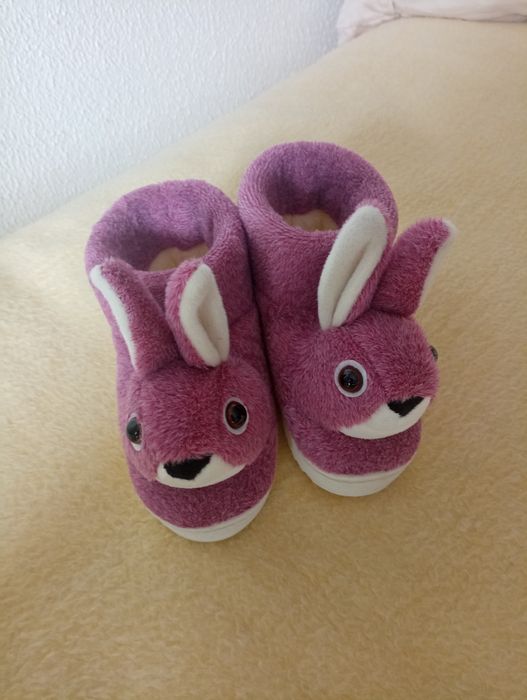 Pantufas / botas criança NOVAS