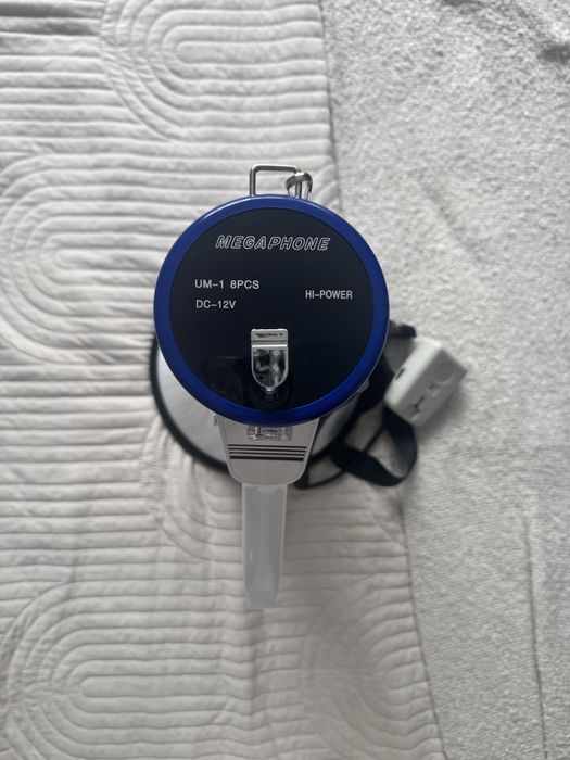 Megafon z zewnętrznym mikrofonem 25W/8xD