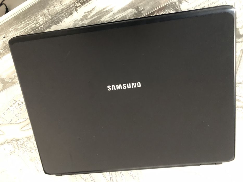 Laptop samsung NP-R509
