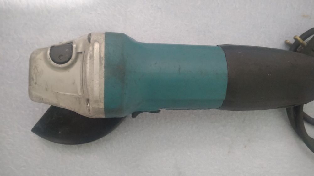 Болгарка Макіта GA 5030