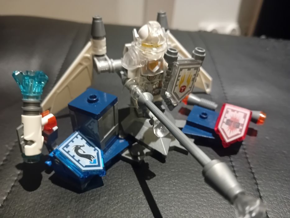 Zestaw lego nexo knights