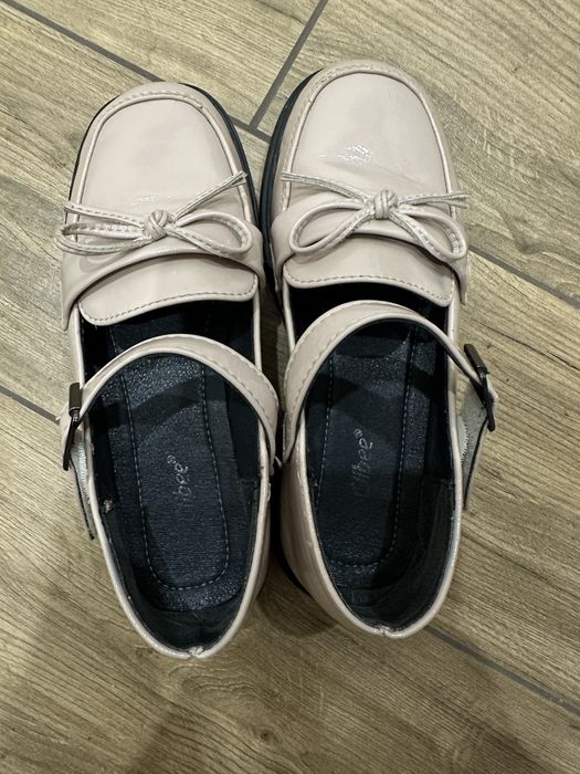 Туфлі для дівчинки