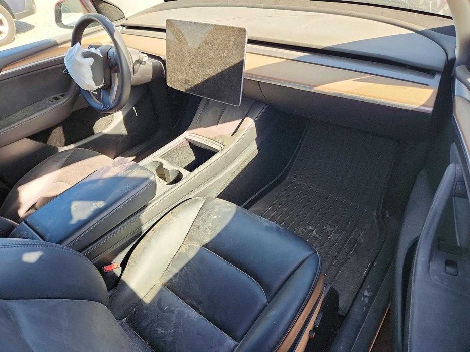 Tesla model y 2023 long range