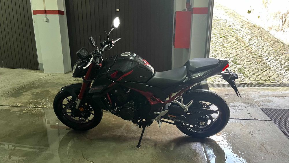 Honda Hornet CB750 - 35kW!