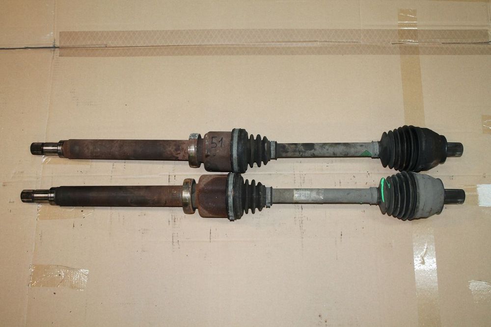 VOLVO V60 S60 V70 1.6 D2 PÓŁOŚ PRAWA 31367151 MAN