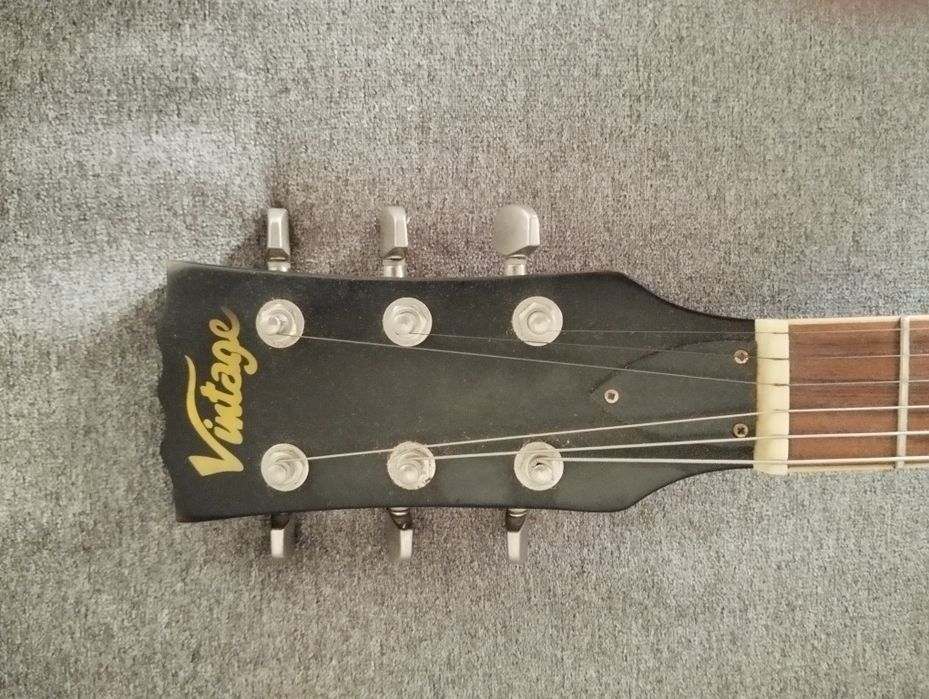 Guitarra Vintage V100 MRPGM - Modelo Antigo