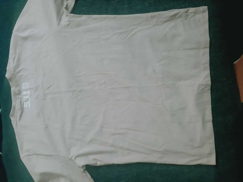 Оригінальна футболка від:Бер Гріллз511 із власним автографом