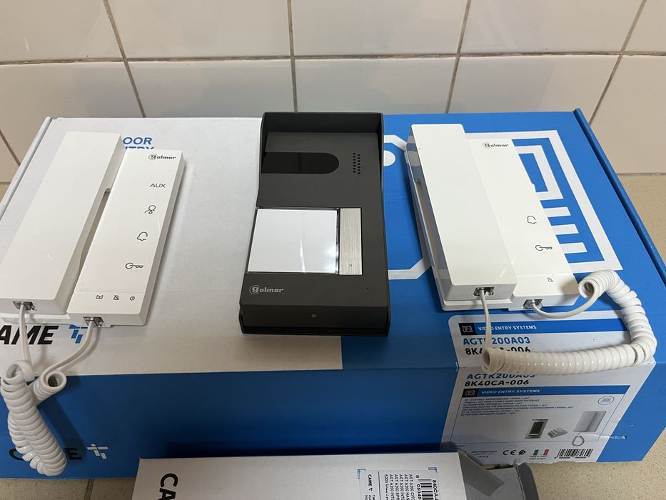 Camapainha comdois telefones terminais