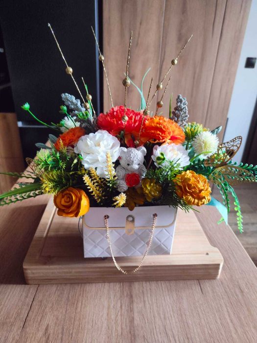 Flower box- koszyk kwiatowy  na prezent.