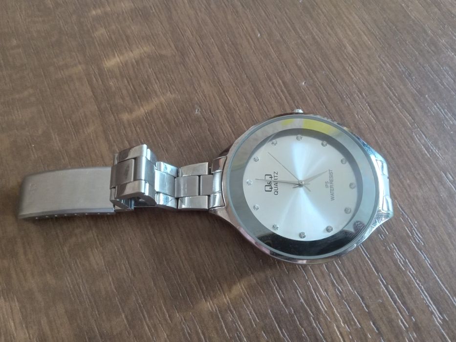 Часы женские 2 шт. "Q&Q WATER RESIST" и "J.D.DIANA QUARTZ"