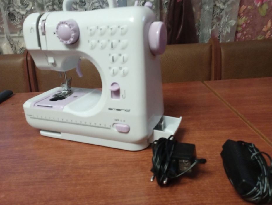 Швейна машинка .