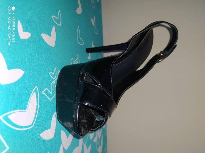 Sapatos de salto alto Mango