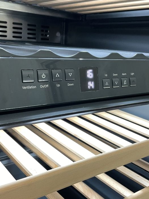 Винный холодильник Liebherr UWTes1672 Идеал 2 зоны LED графика