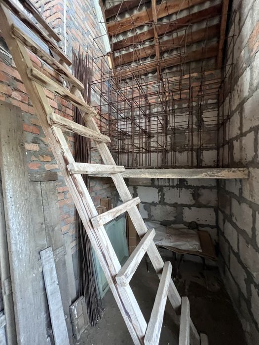 Продаю капитальный дом в три уровня с документами
