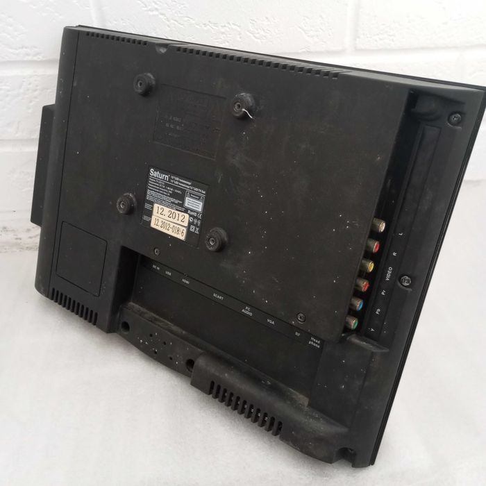 Телевизор Saturn led152 ( на запчасти)