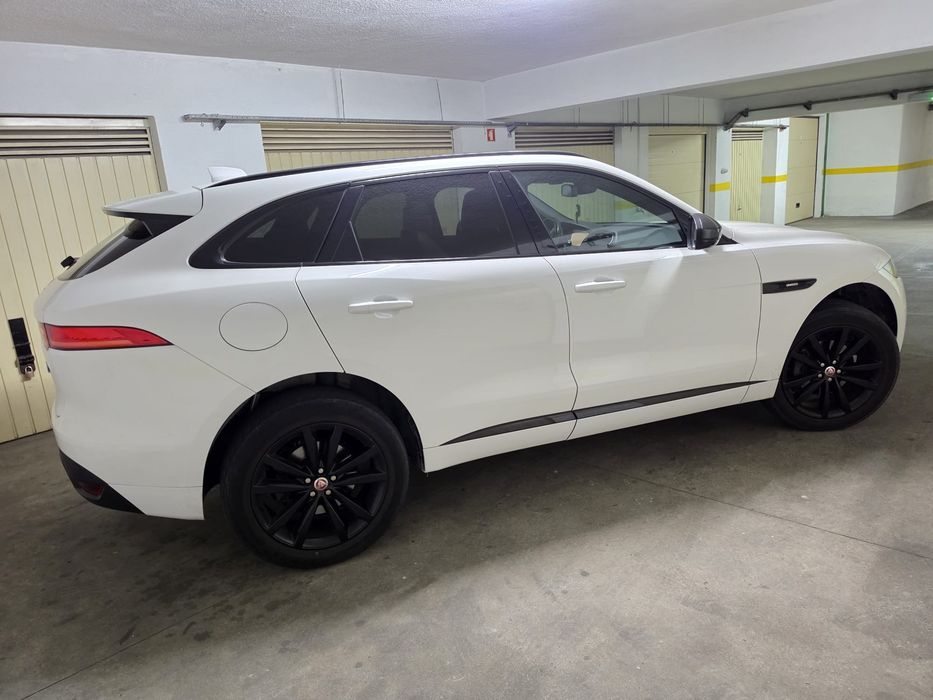 Jaguar F pace R sport