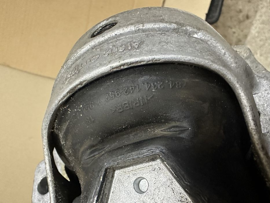 Подушка двигуна audi q5,8r0199381