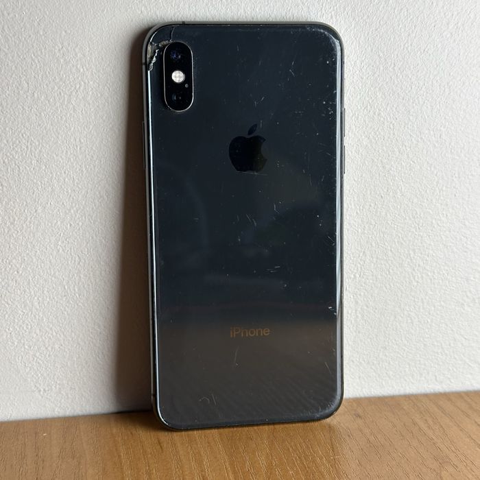 iPhone XS space grey