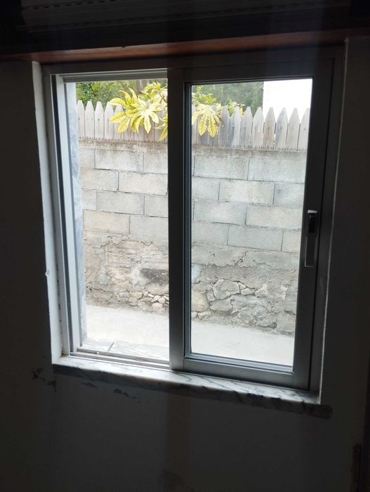 2 Janelas correr alumínio