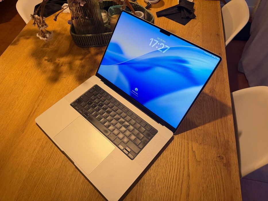 MacBook Pro 16” (2021) – M1 Pro (10/16) | 16GB RAM | 512GB SSD