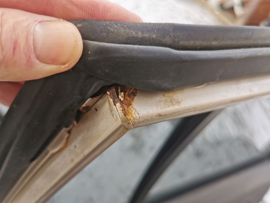 Drzwi Lewe Tył Suzuki Grand Vitara 2 II 05-14r Kolor ZDK