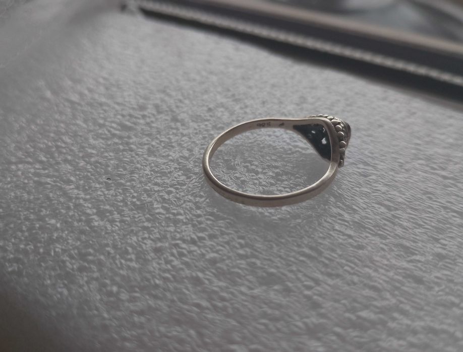 pierścionek srebrny z granatem, srebro 925 granat naturalny