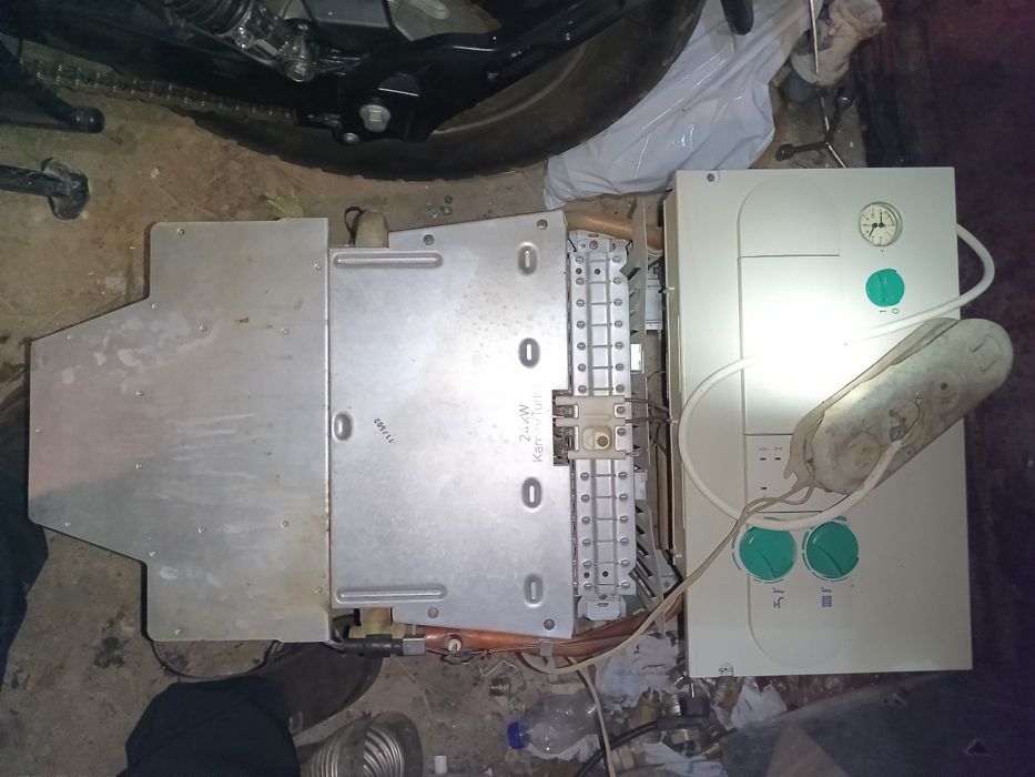 Котел Вайлант т6,т4 парапетний.Арістон(коминовий),, Арістон (парапетни