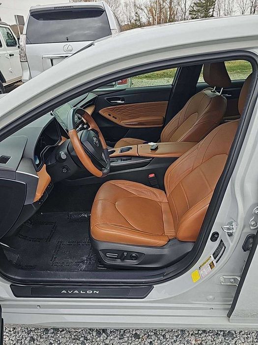 2022 Toyota Avalon Hybrid Limited