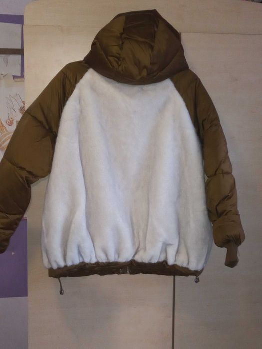 Куртка жіноча зелена з хутряними вставками