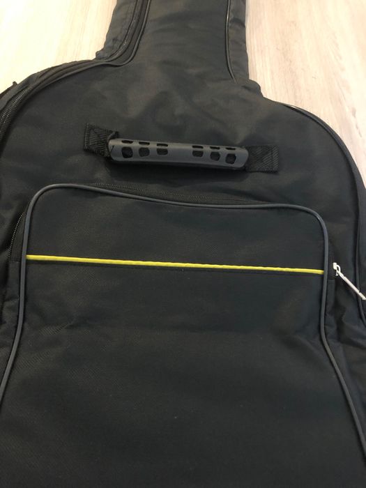 Capa ou estojo de excelente qualidade para guitarra, violão