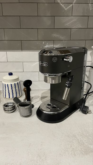 Ekspres kolbowy do kawy DeLonghi