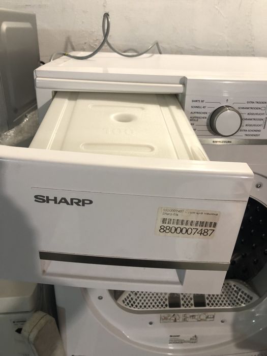 Сушильна машинка SHARP для білизни з тепловим насосом.