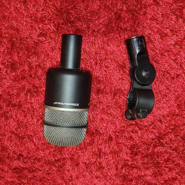 Mikrofon basowy EV PL 33