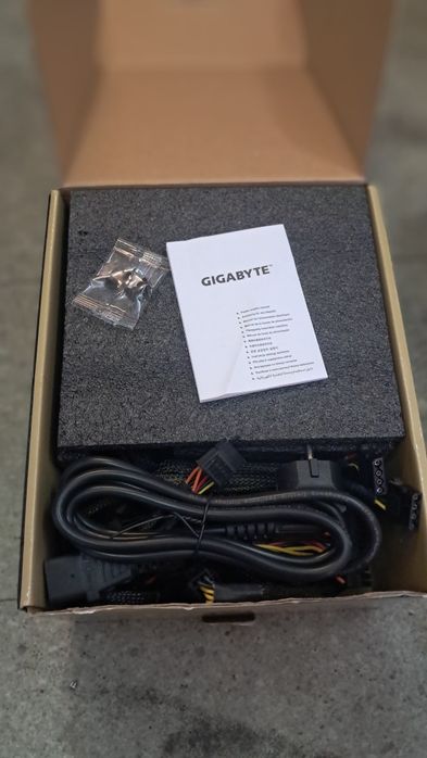 Zasilacz 650 w Gigabyte