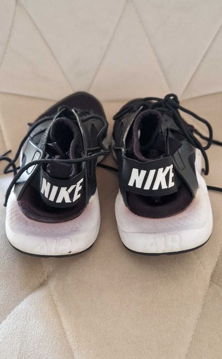 Buty NIKE AIR HUARACHE damskie czarne sportowe - Rozmiar 38