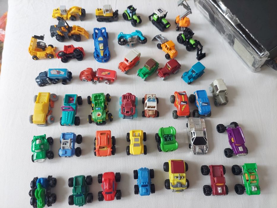 Продам машинки киндерные