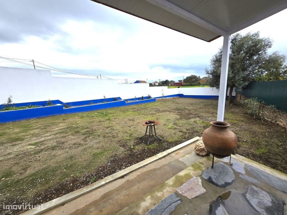 Moradia T1, com um espaço exterior, muito perto da praia Fluvial Az...