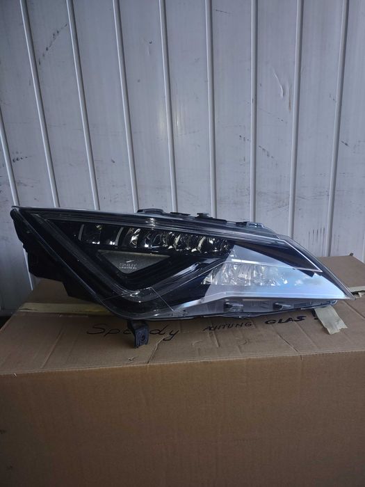 Lampa led Seat Leon prawa