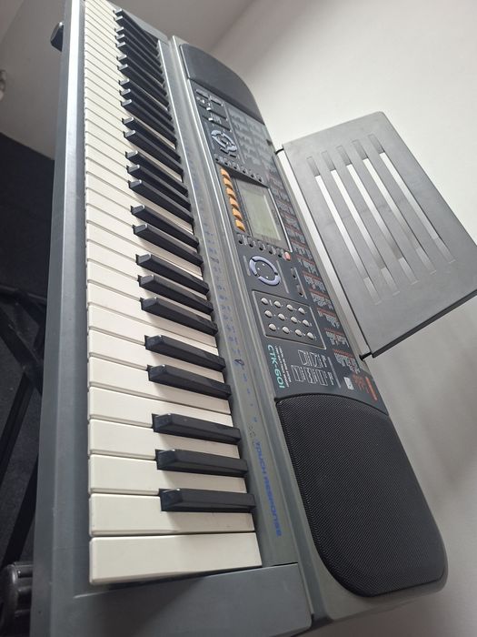 Keybord Casio CTK-601 Nie wlanczają się  tanio