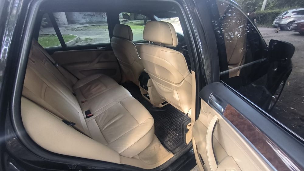 Продам BMW X5 E70